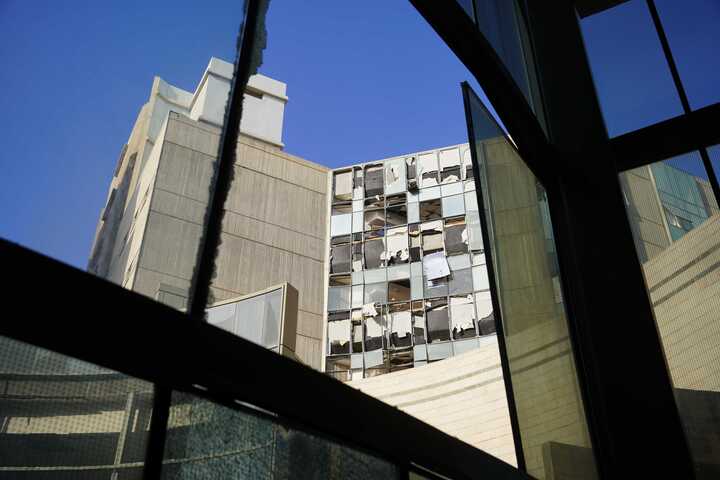 Hospital Soroka tuvo daños por onda expansiva de misil.