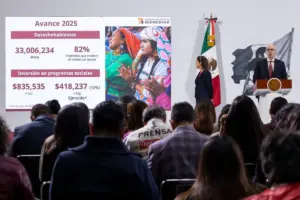 Claudia Sheinbaum presenta pensiones y programas de bienestar.